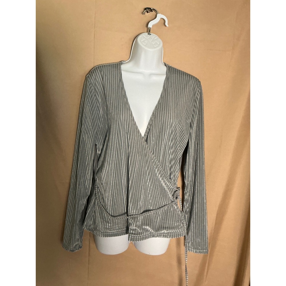 Charlotte Russe Wrap Top Womens 1X Silver Excellent Metallic Pleated Long Sleeve